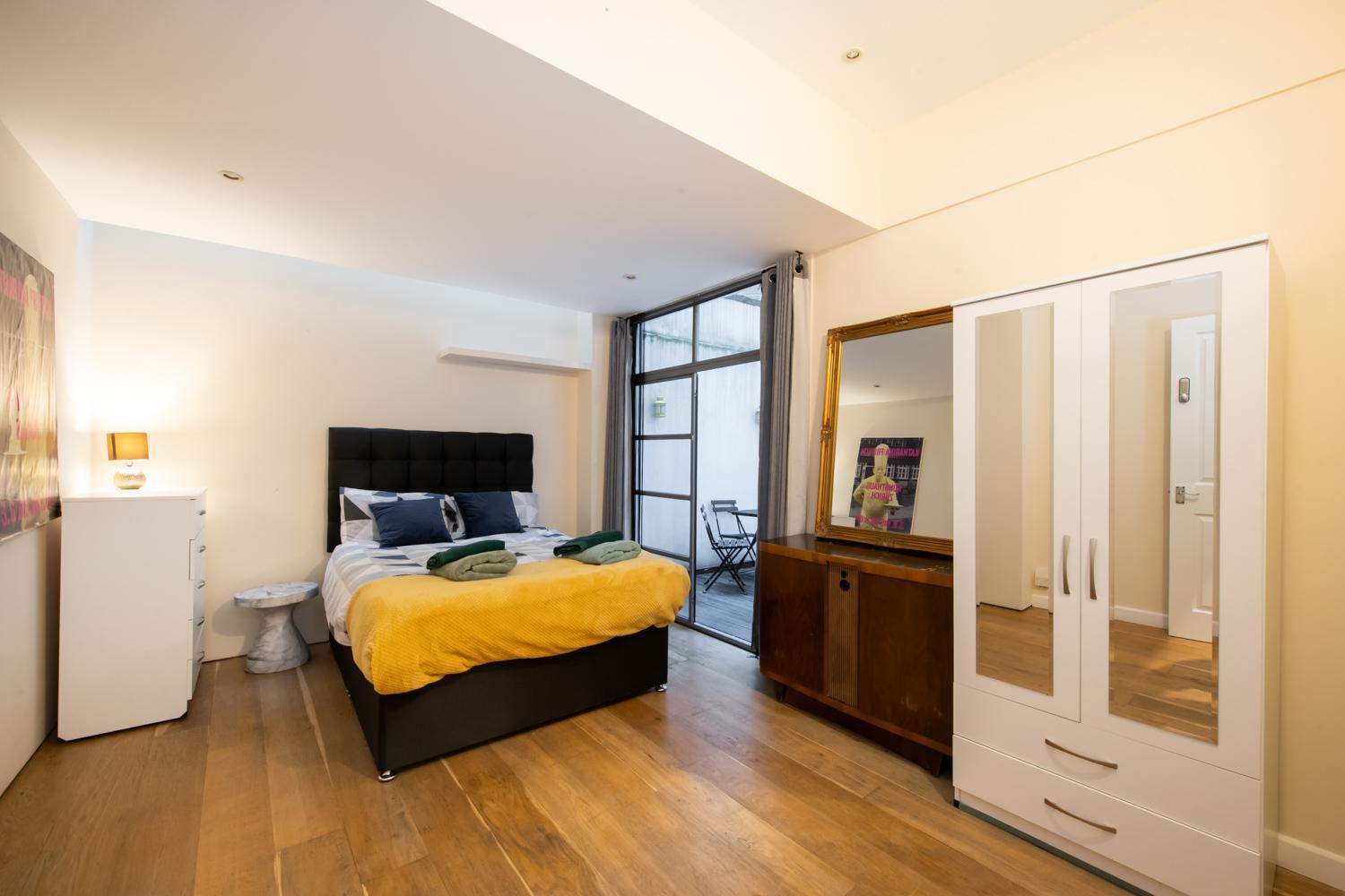Pollen Street, Three-Bedroom Flat ロンドン エクステリア 写真