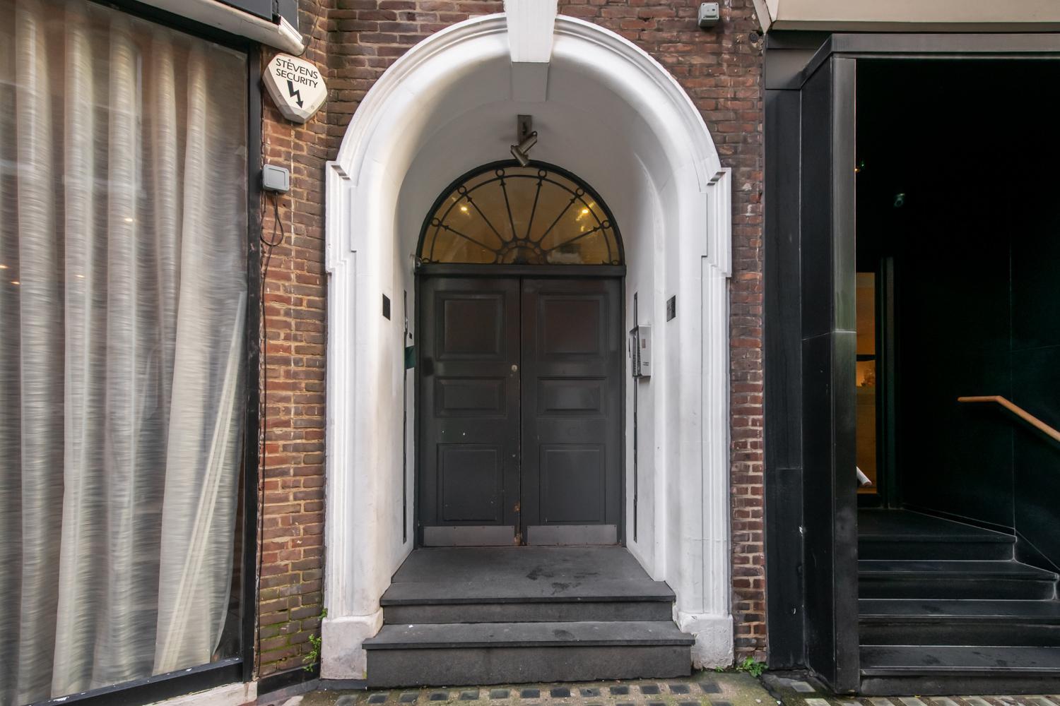 Pollen Street, Three-Bedroom Flat ロンドン エクステリア 写真